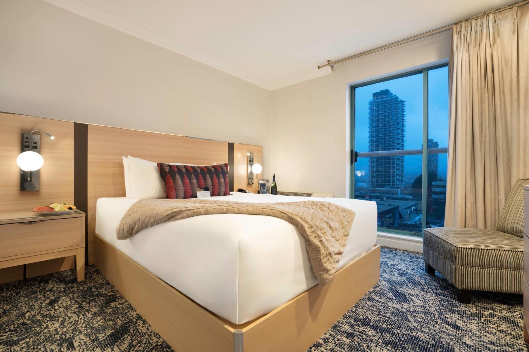 Executive Suites Hotel & Conference Center, Metro Vancouver Burnaby Esterno foto