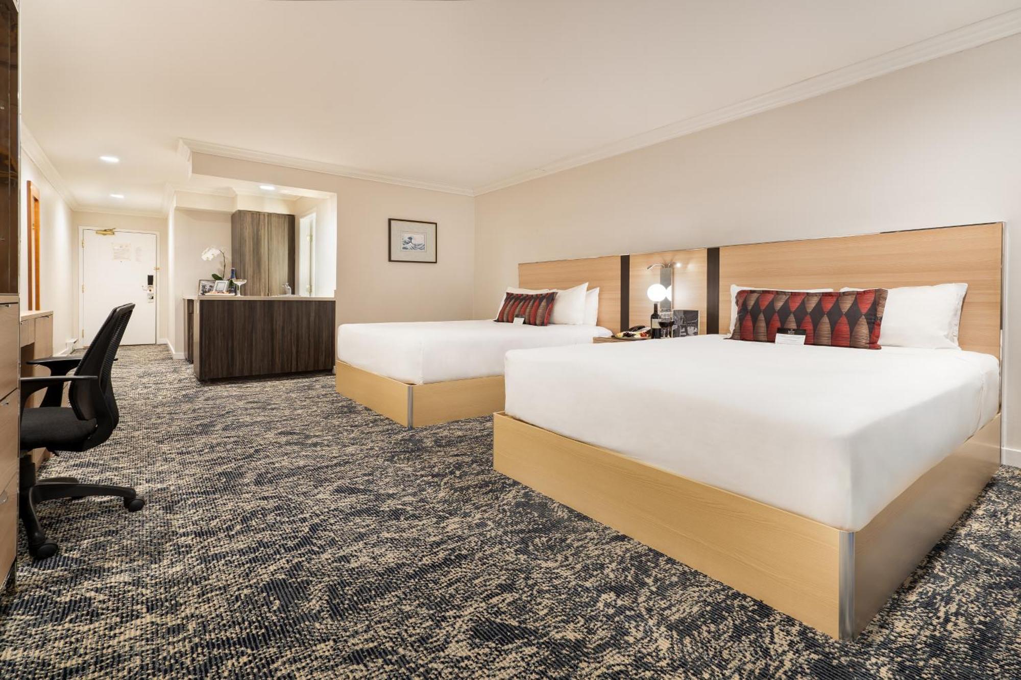 Executive Suites Hotel & Conference Center, Metro Vancouver Burnaby Esterno foto