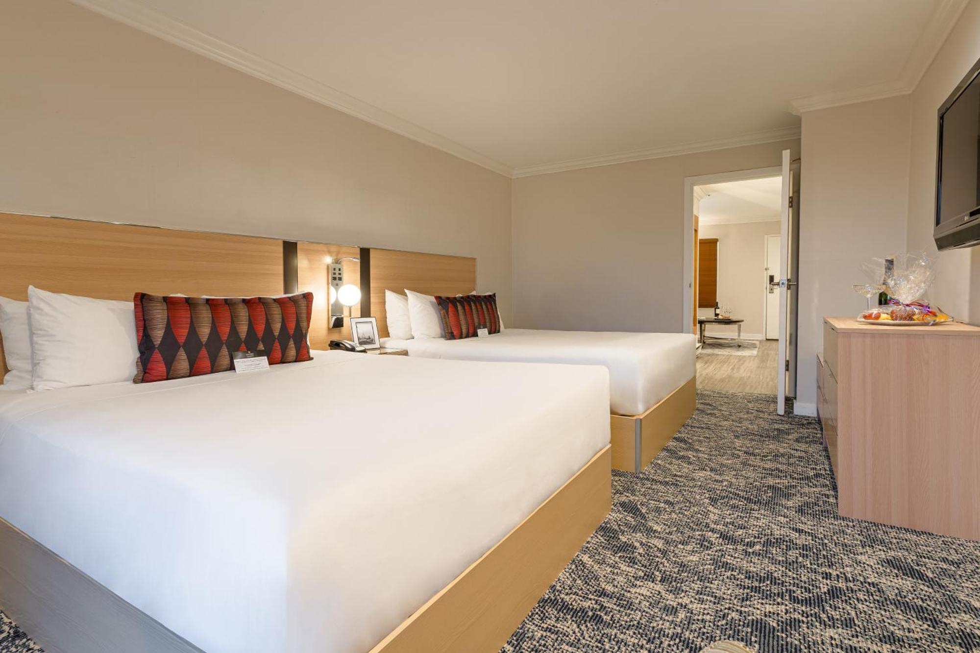 Executive Suites Hotel & Conference Center, Metro Vancouver Burnaby Esterno foto