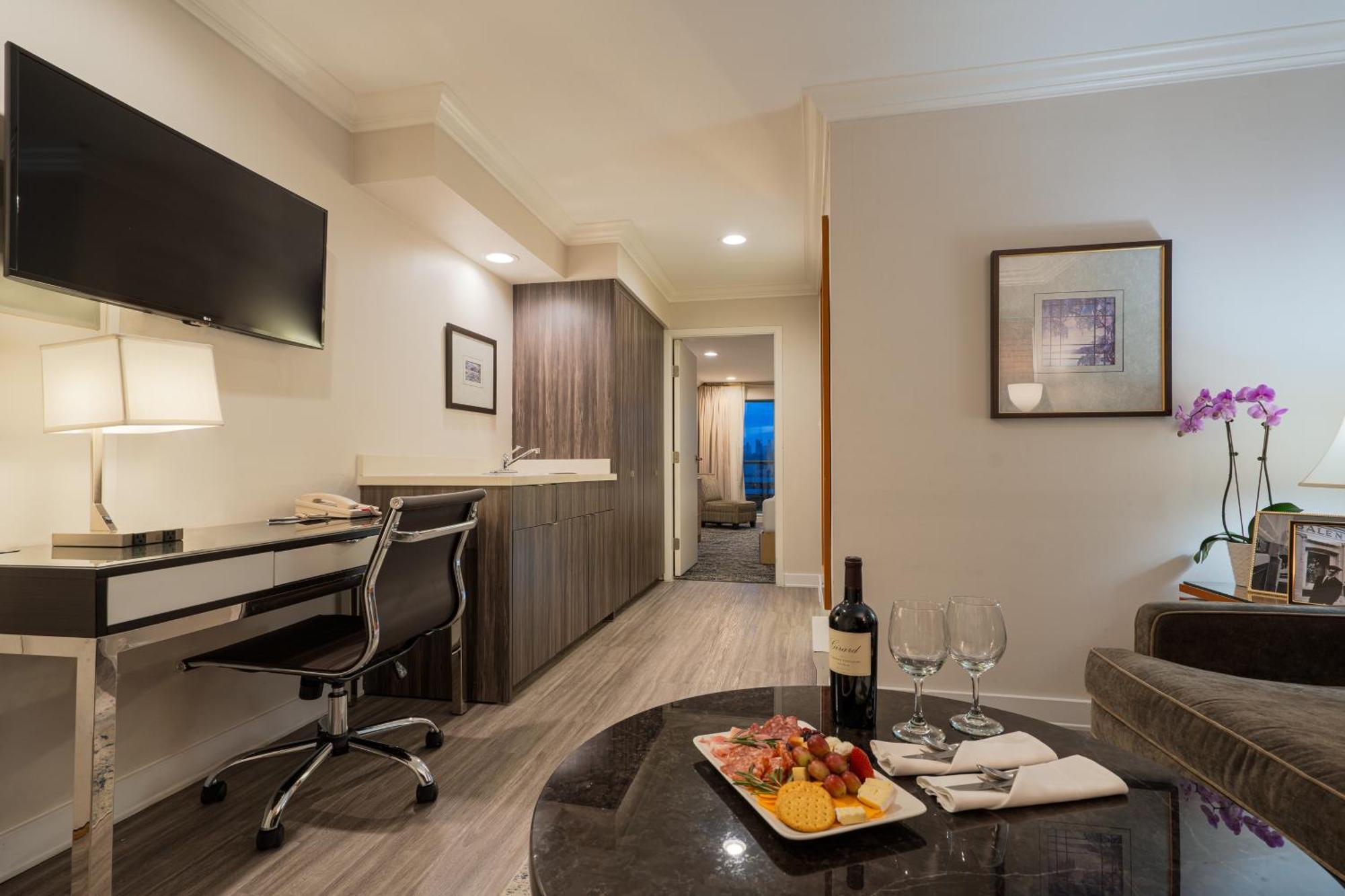 Executive Suites Hotel & Conference Center, Metro Vancouver Burnaby Esterno foto