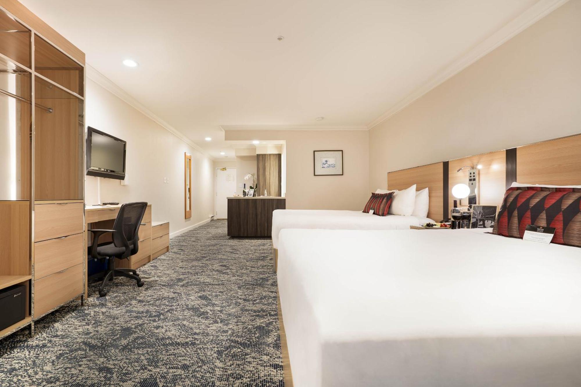 Executive Suites Hotel & Conference Center, Metro Vancouver Burnaby Esterno foto