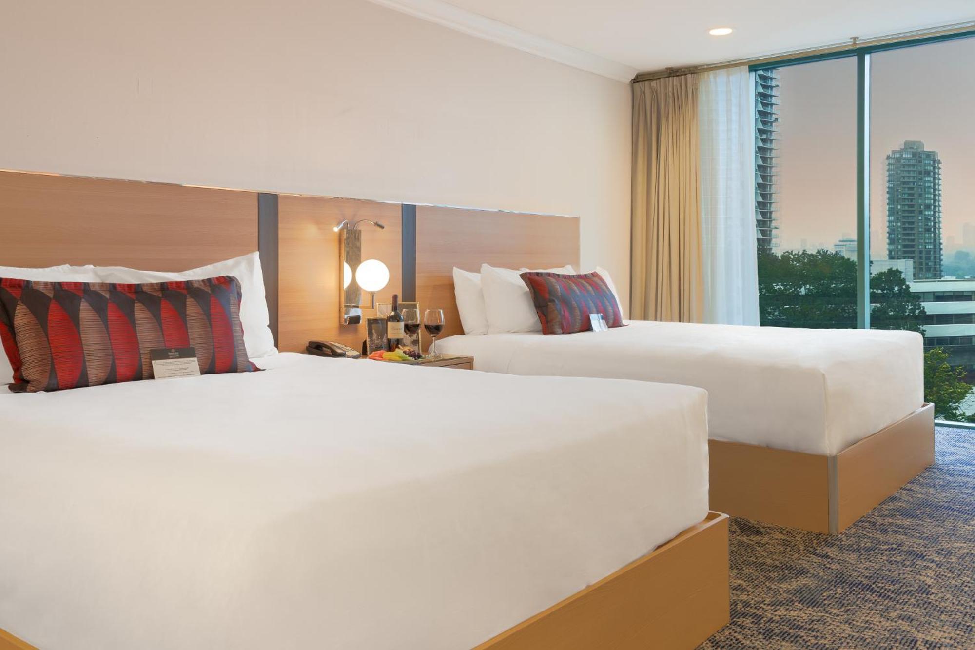 Executive Suites Hotel & Conference Center, Metro Vancouver Burnaby Esterno foto